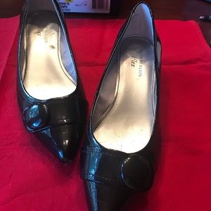 Ann Klein Kitten Heal Black Patent Leather Pumps